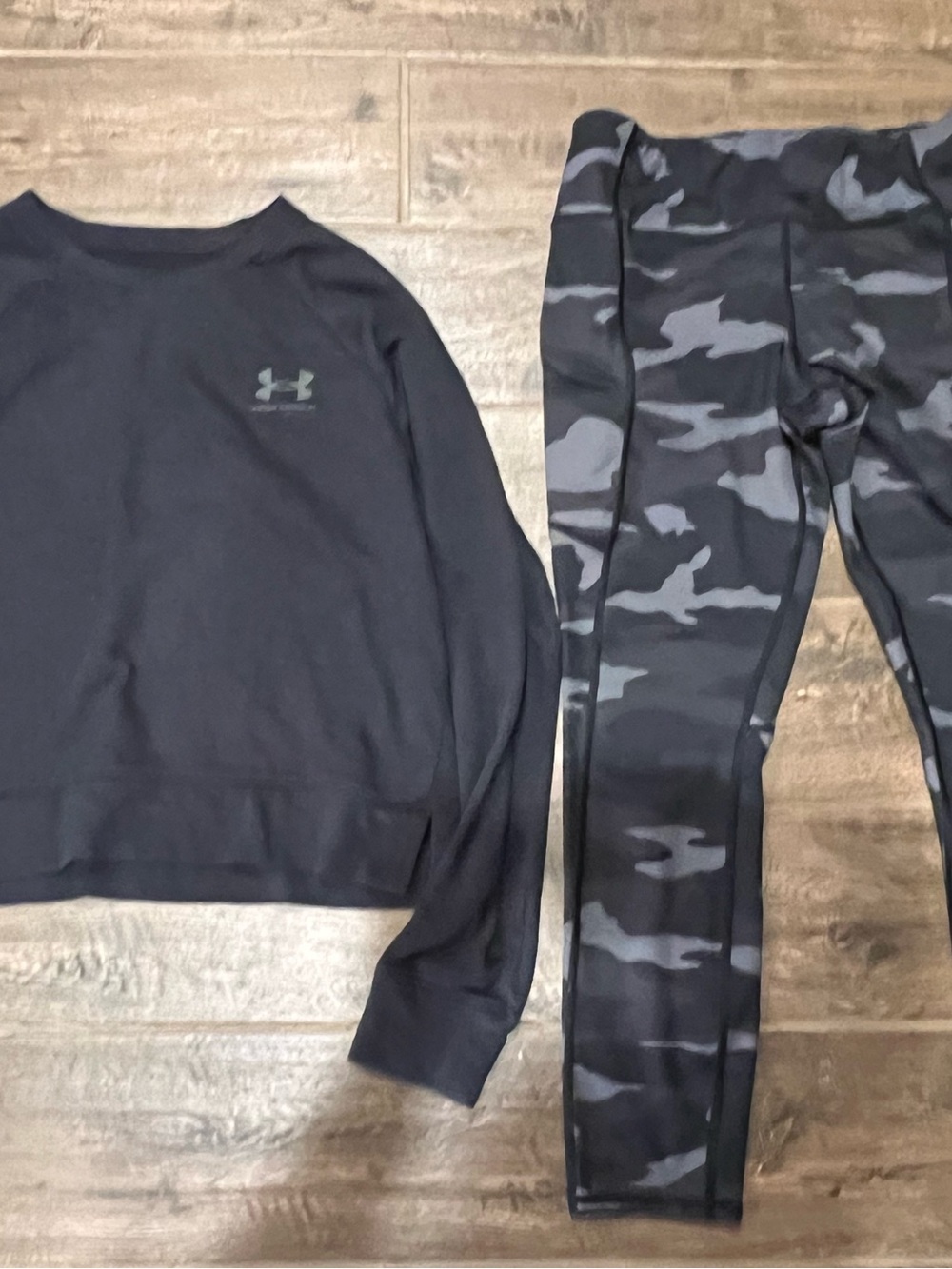 Under Armour Womens UA sweatshirt and Athleta Black Camo Performance Leggings